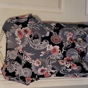 Bleeker & McDougal Petite Floral Short Sleeve Top